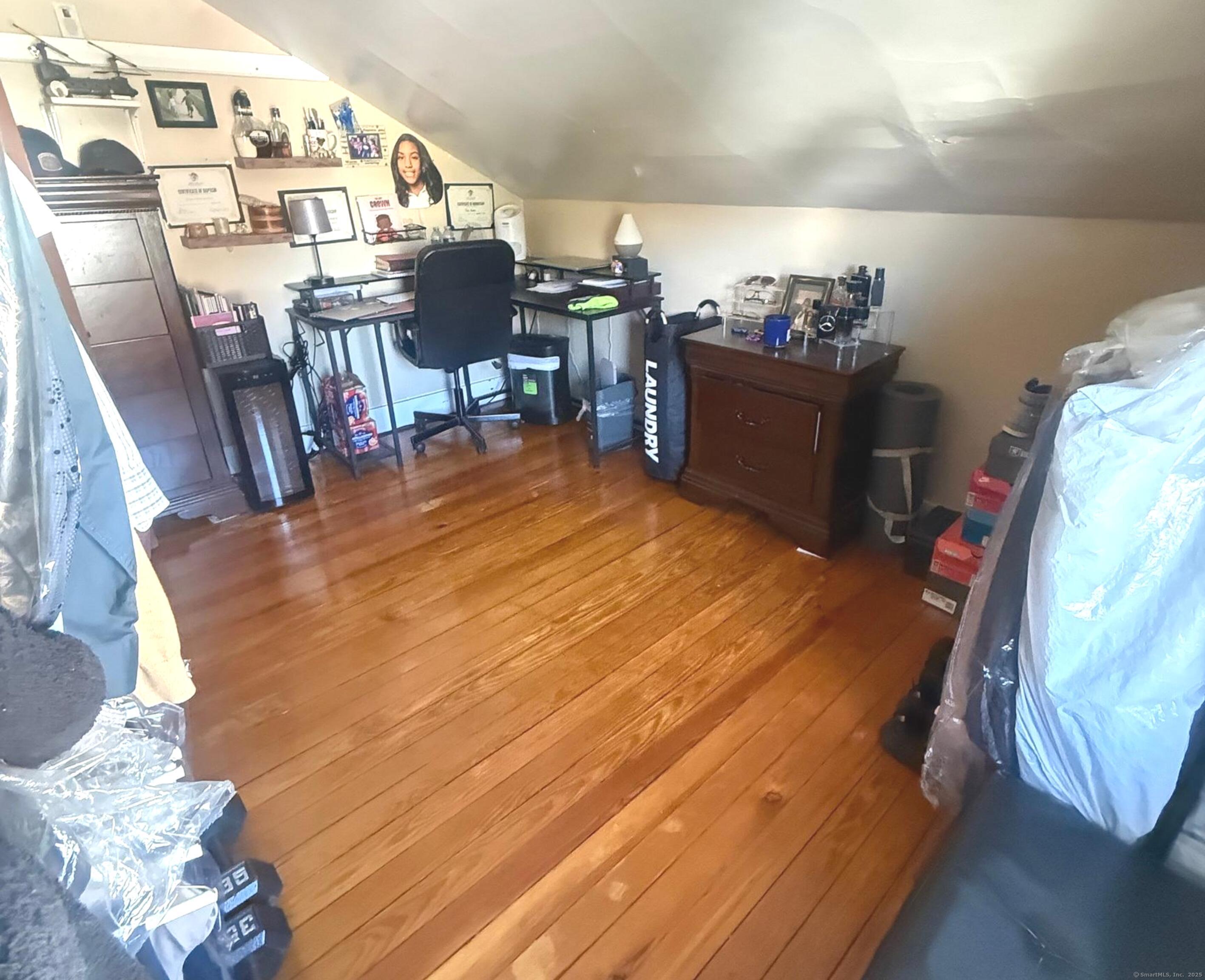 16 Holbrook Court Ansonia CT 06401