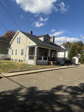 16 Holbrook Court Ansonia CT 06401