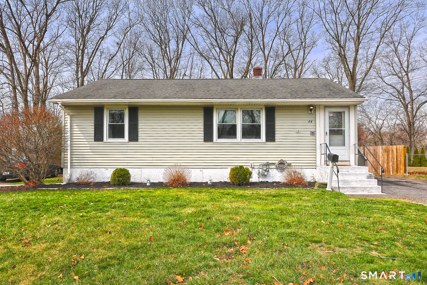 44 Woodvale Road West Haven CT 06516