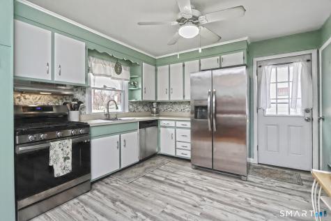 44 Woodvale Road West Haven CT 06516