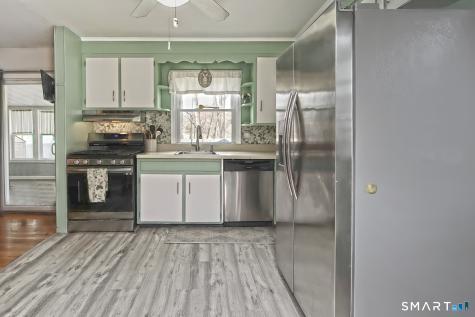 44 Woodvale Road West Haven CT 06516