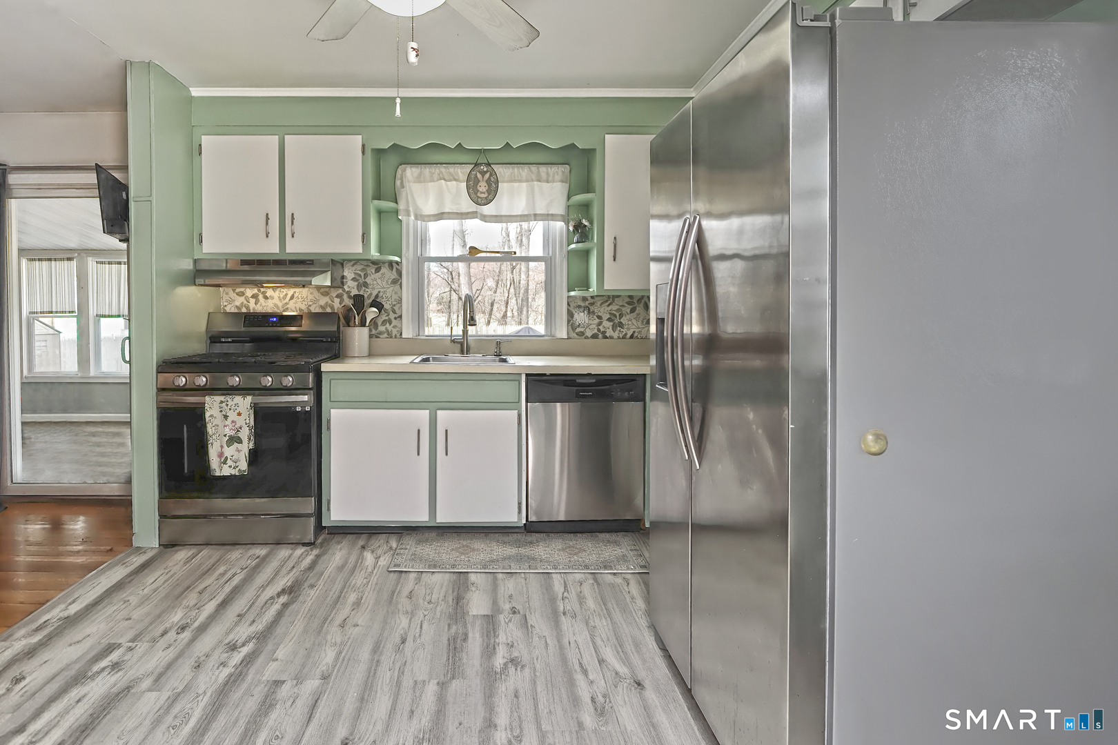44 Woodvale Road West Haven CT 06516