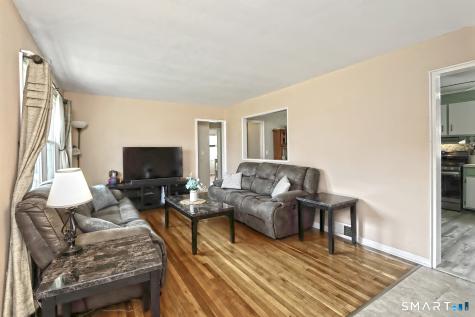 44 Woodvale Road West Haven CT 06516