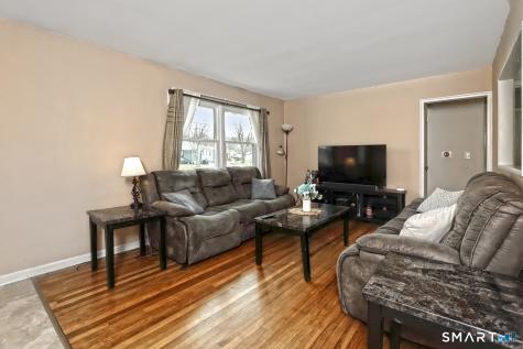 44 Woodvale Road West Haven CT 06516