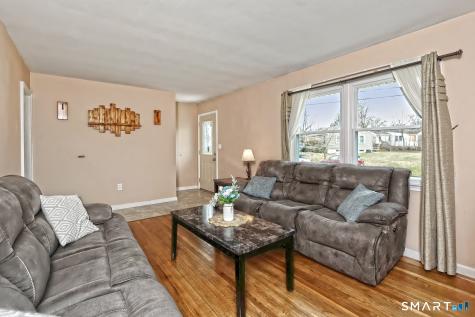 44 Woodvale Road West Haven CT 06516