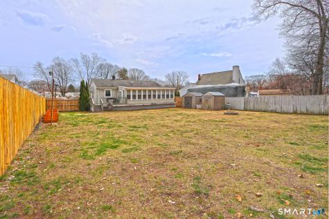 44 Woodvale Road West Haven CT 06516