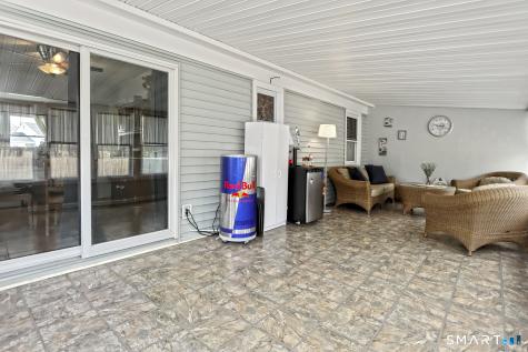 44 Woodvale Road West Haven CT 06516