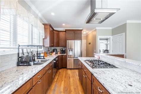 1 Breezy Knoll Drive Bloomfield CT 06002