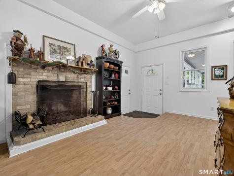 198 Grassy Hill Road East Lyme CT 06333