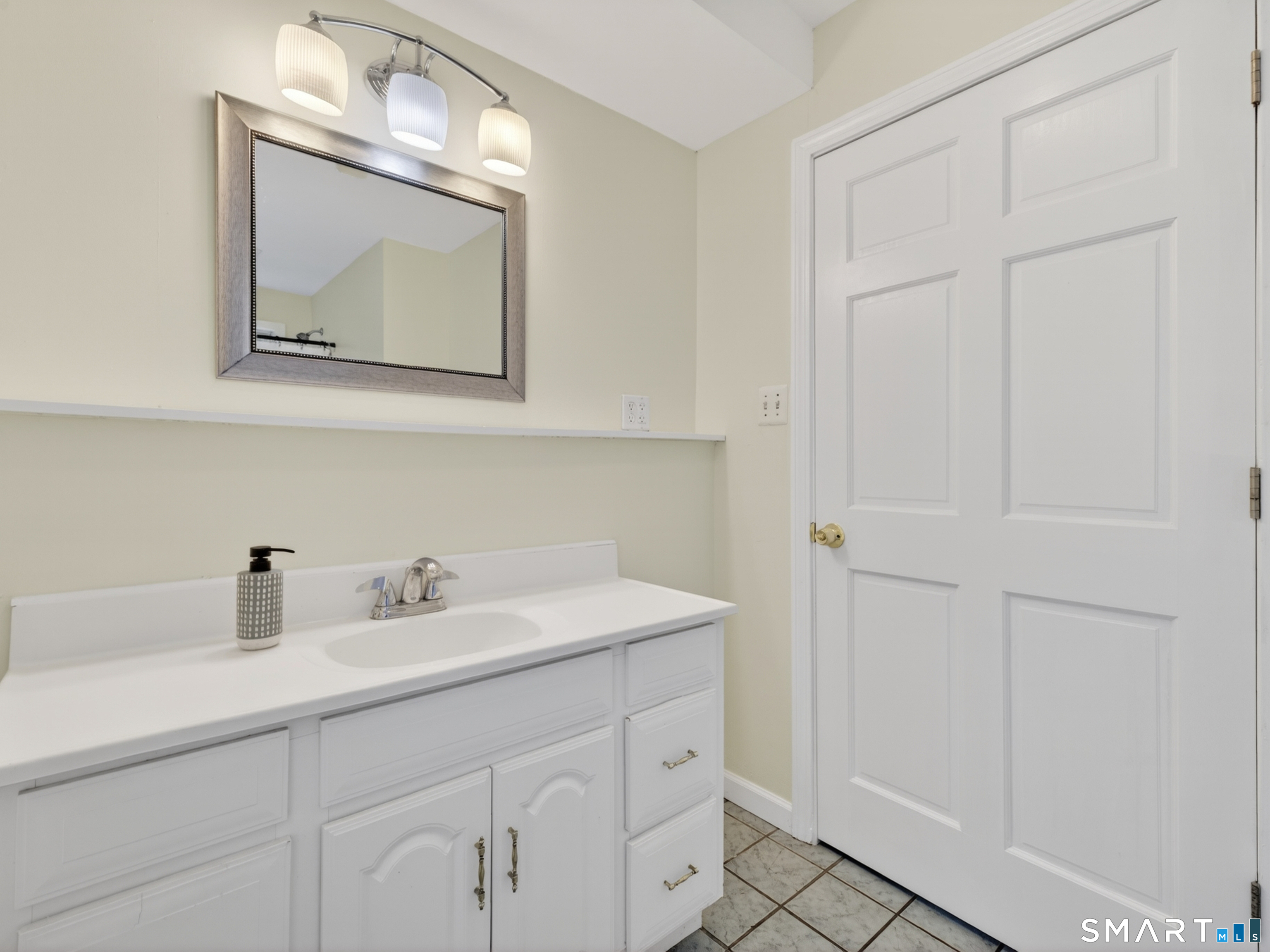 198 Grassy Hill Road East Lyme CT 06333