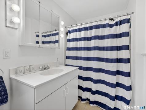 198 Grassy Hill Road East Lyme CT 06333