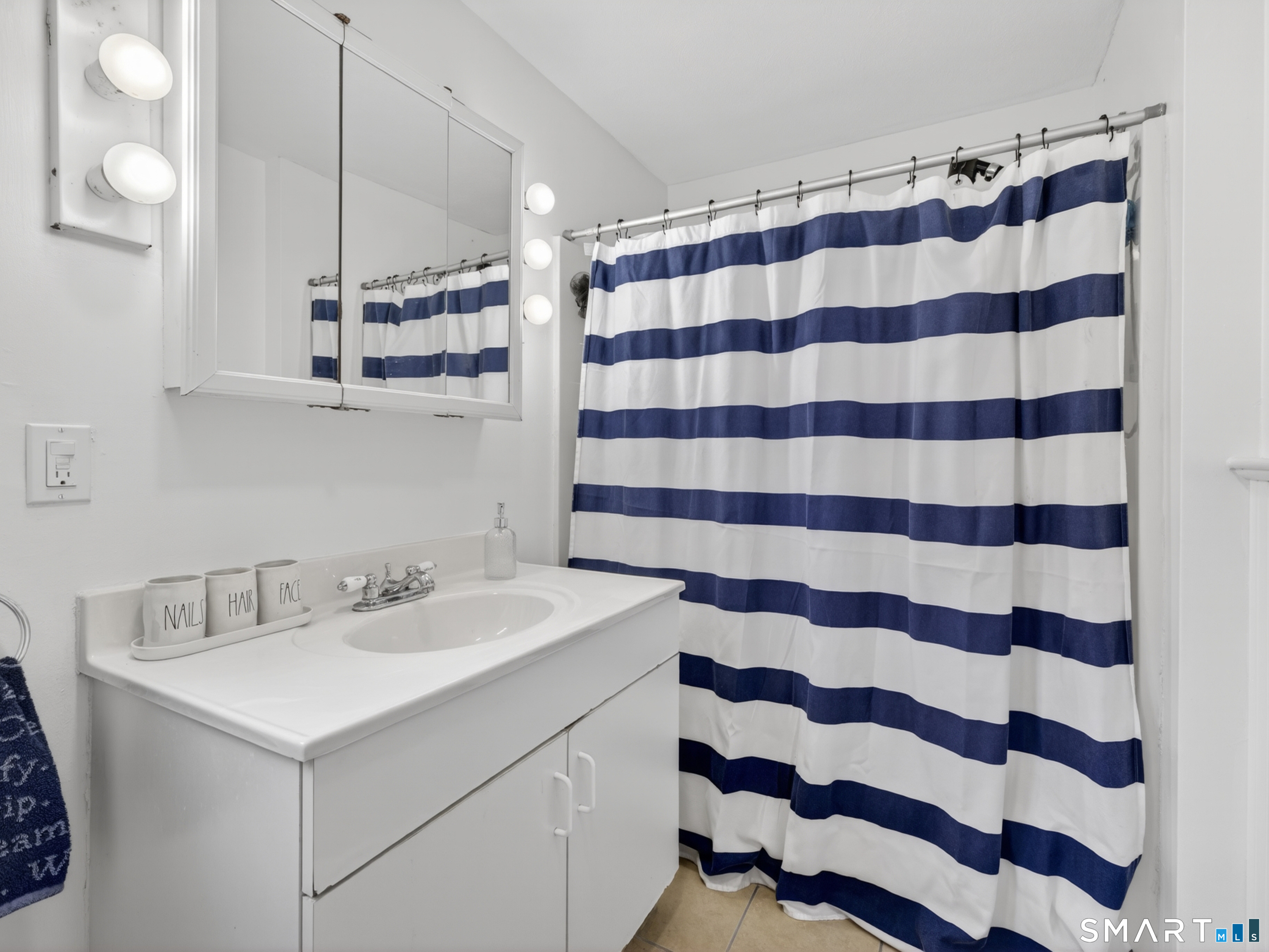 198 Grassy Hill Road East Lyme CT 06333
