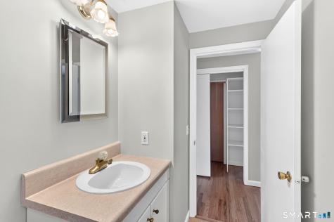2 Hazel Court Simsbury CT 06070