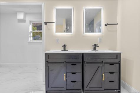 194 Smith Street Derby CT 06418