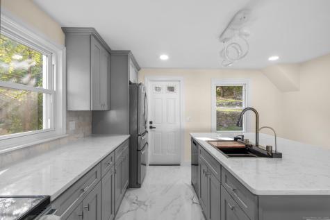 194 Smith Street Derby CT 06418