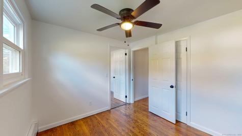 19 Oak Drive North Stonington CT 06359