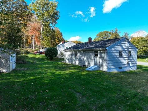 19 Oak Drive North Stonington CT 06359