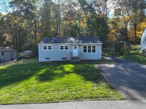 19 Oak Drive North Stonington CT 06359