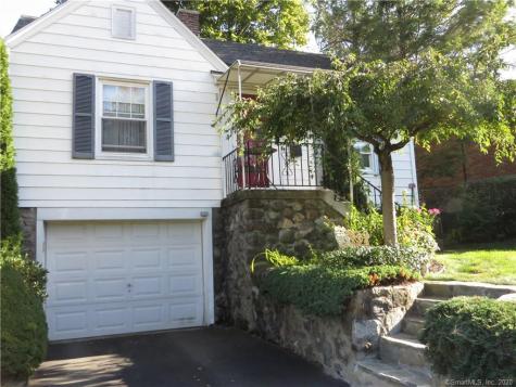 33 Malmalick Avenue Waterbury CT 06708
