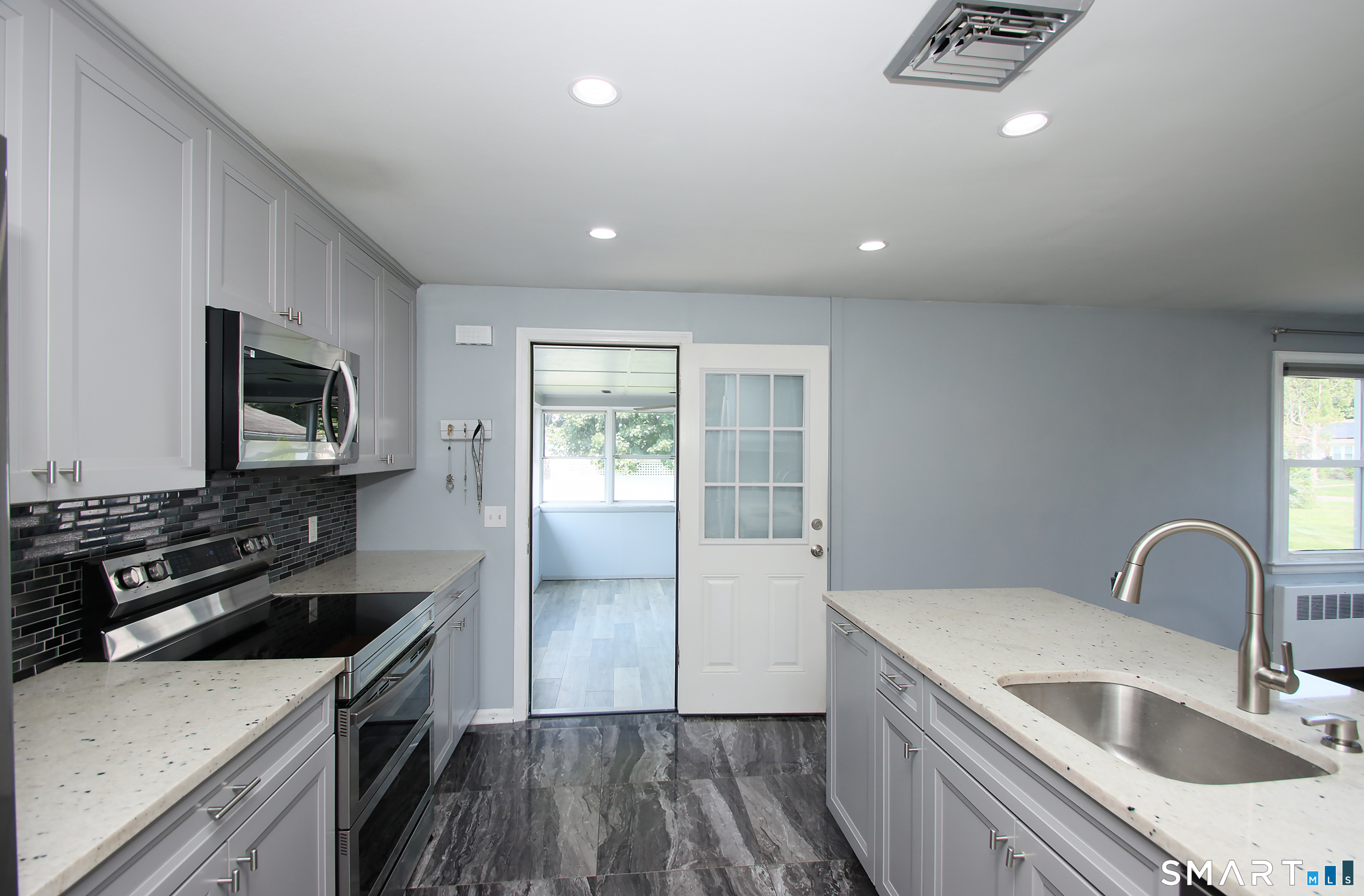 28 East Clover Circle Hamden CT 06514