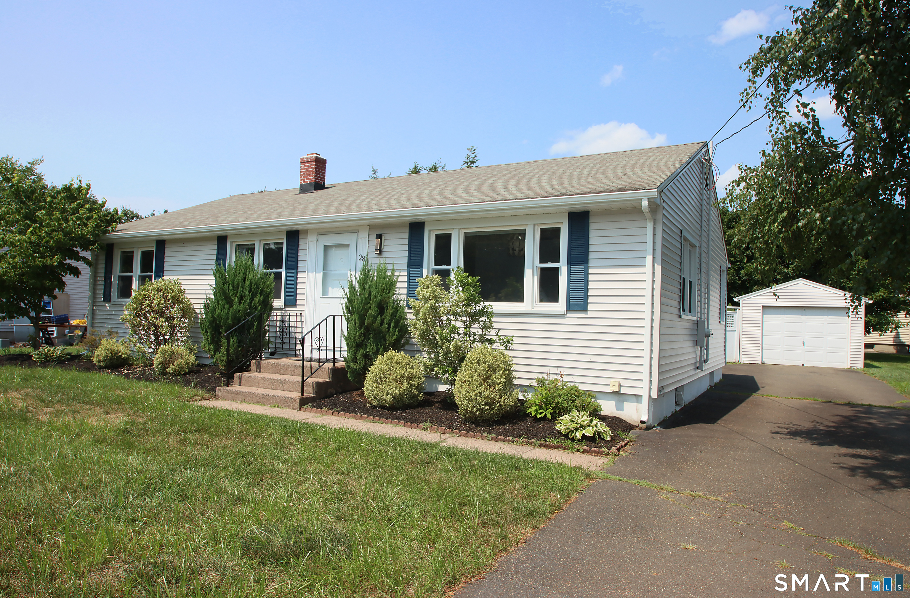28 East Clover Circle Hamden CT 06514