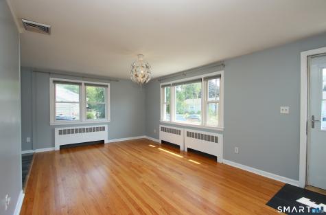 28 East Clover Circle Hamden CT 06514