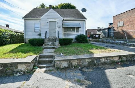 18 Hillview Avenue Waterbury CT 06704