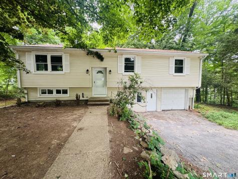 6 Elaine Street Bozrah CT 06334