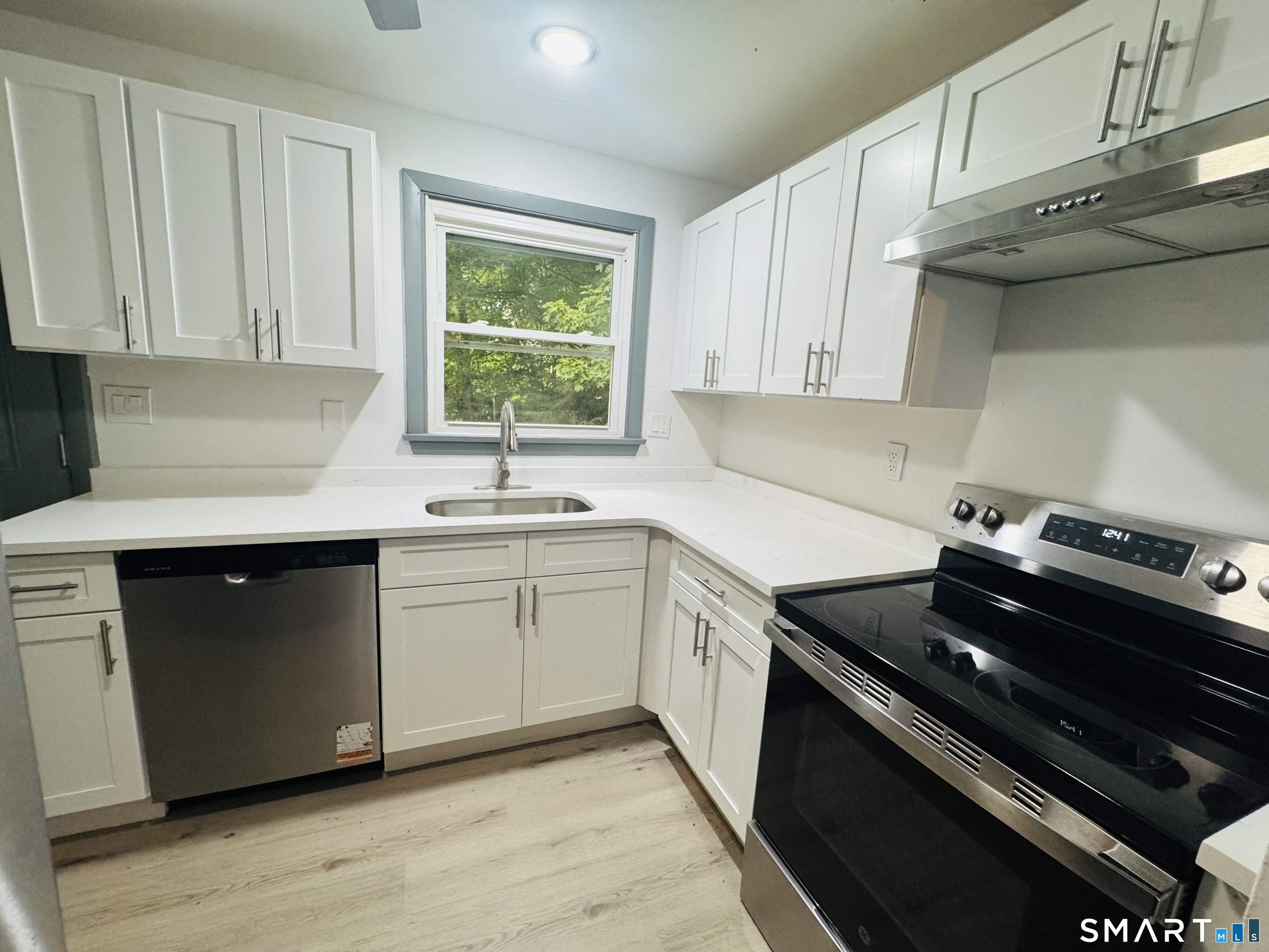 6 Elaine Street Bozrah CT 06334