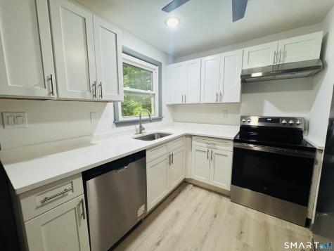 6 Elaine Street Bozrah CT 06334