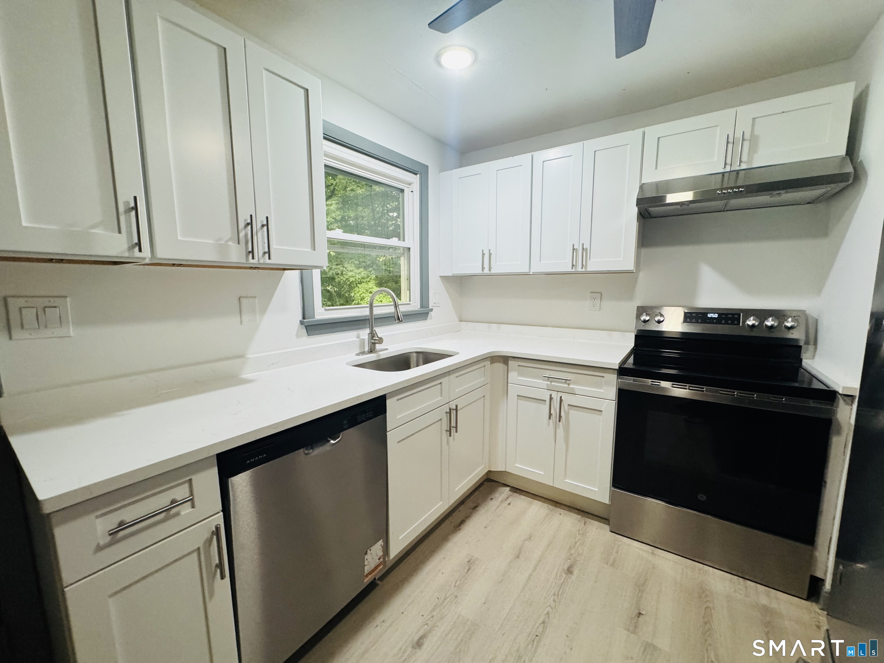 6 Elaine Street Bozrah CT 06334
