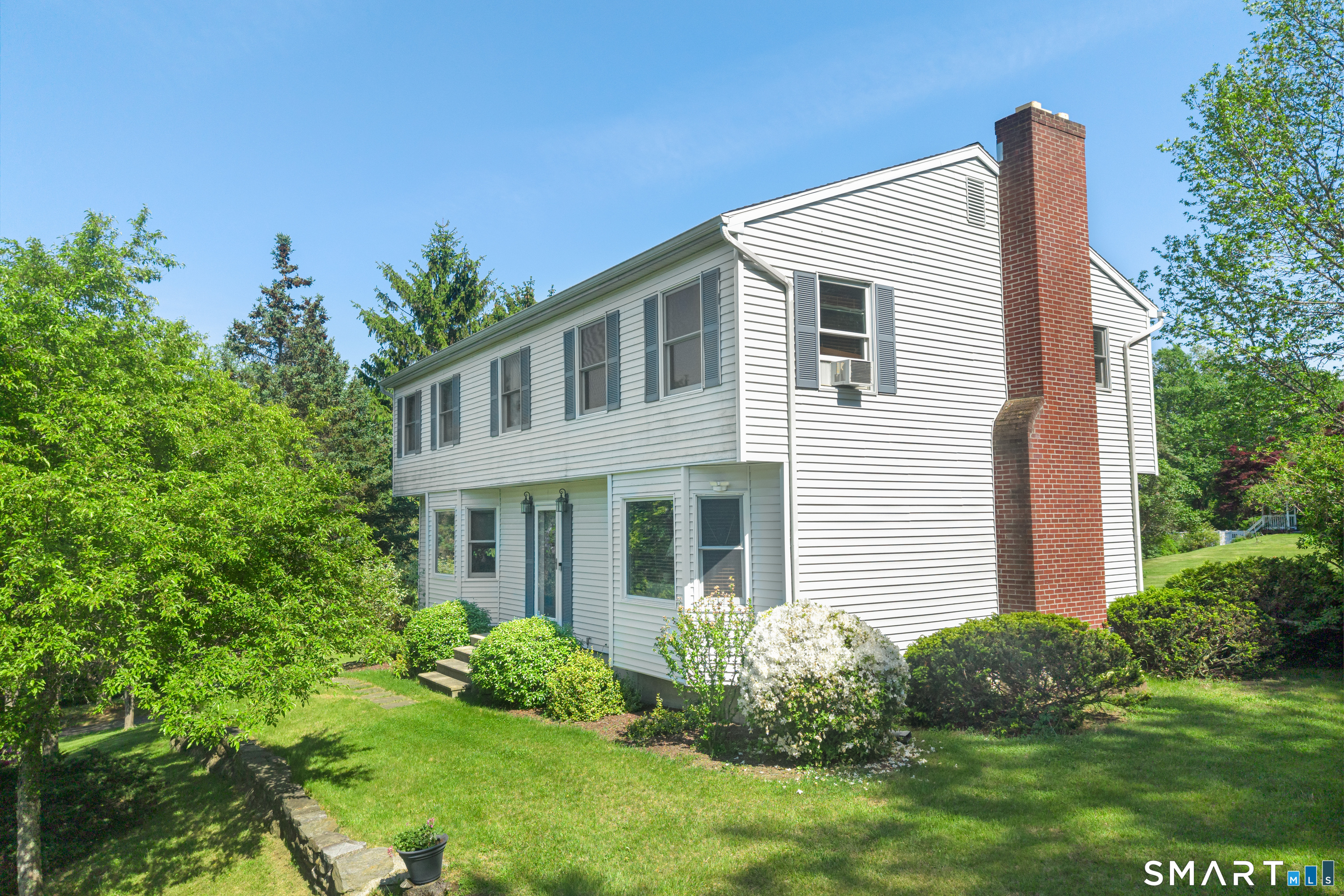 1 Red Barn Road Oxford CT 06478