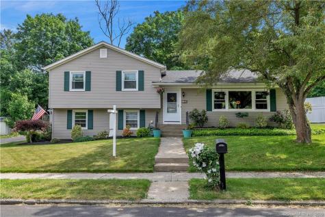 128 Sandquist Circle Hamden CT 06514