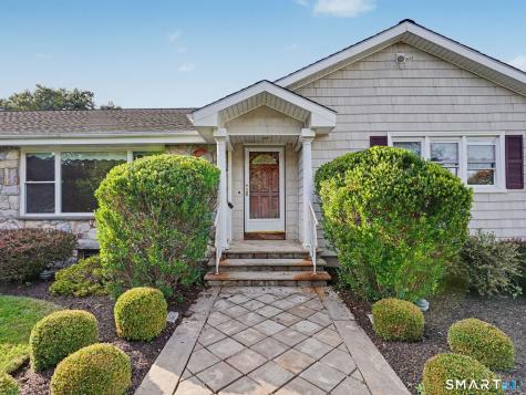 7 Clearview Drive Woodbridge CT 06525