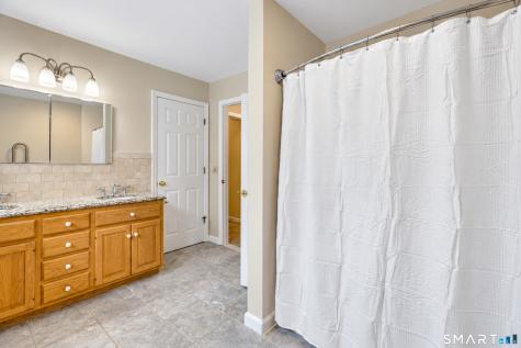 811 Lake Drive Guilford CT 06437
