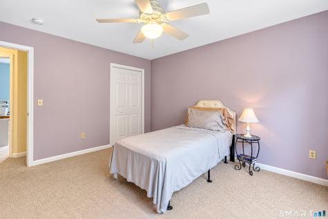 811 Lake Drive Guilford CT 06437