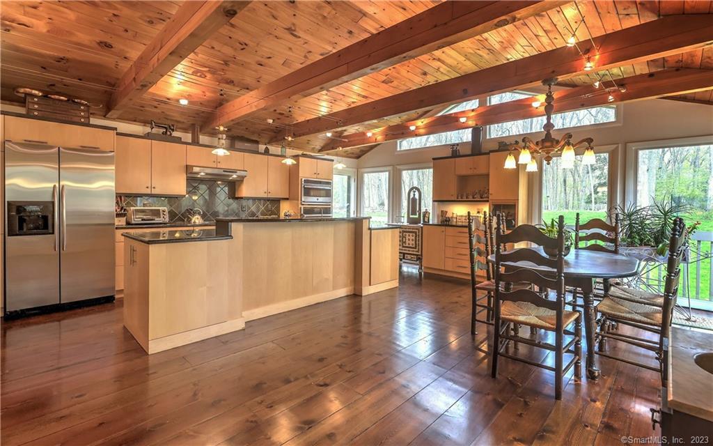 37 Spoke Drive Woodbridge CT 06525