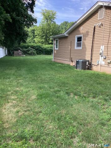 9 Washington Road Windsor CT 06095