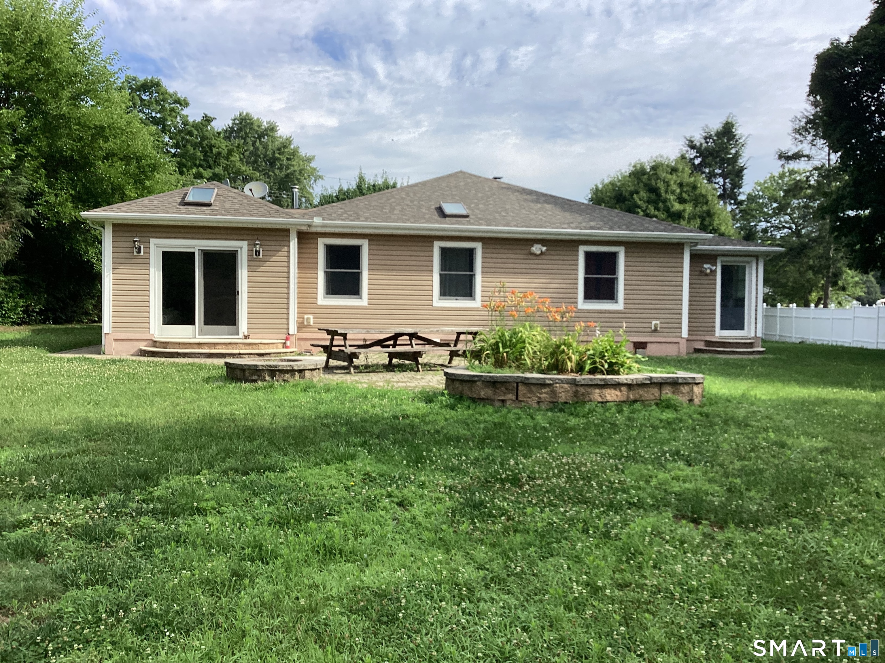 9 Washington Road Windsor CT 06095
