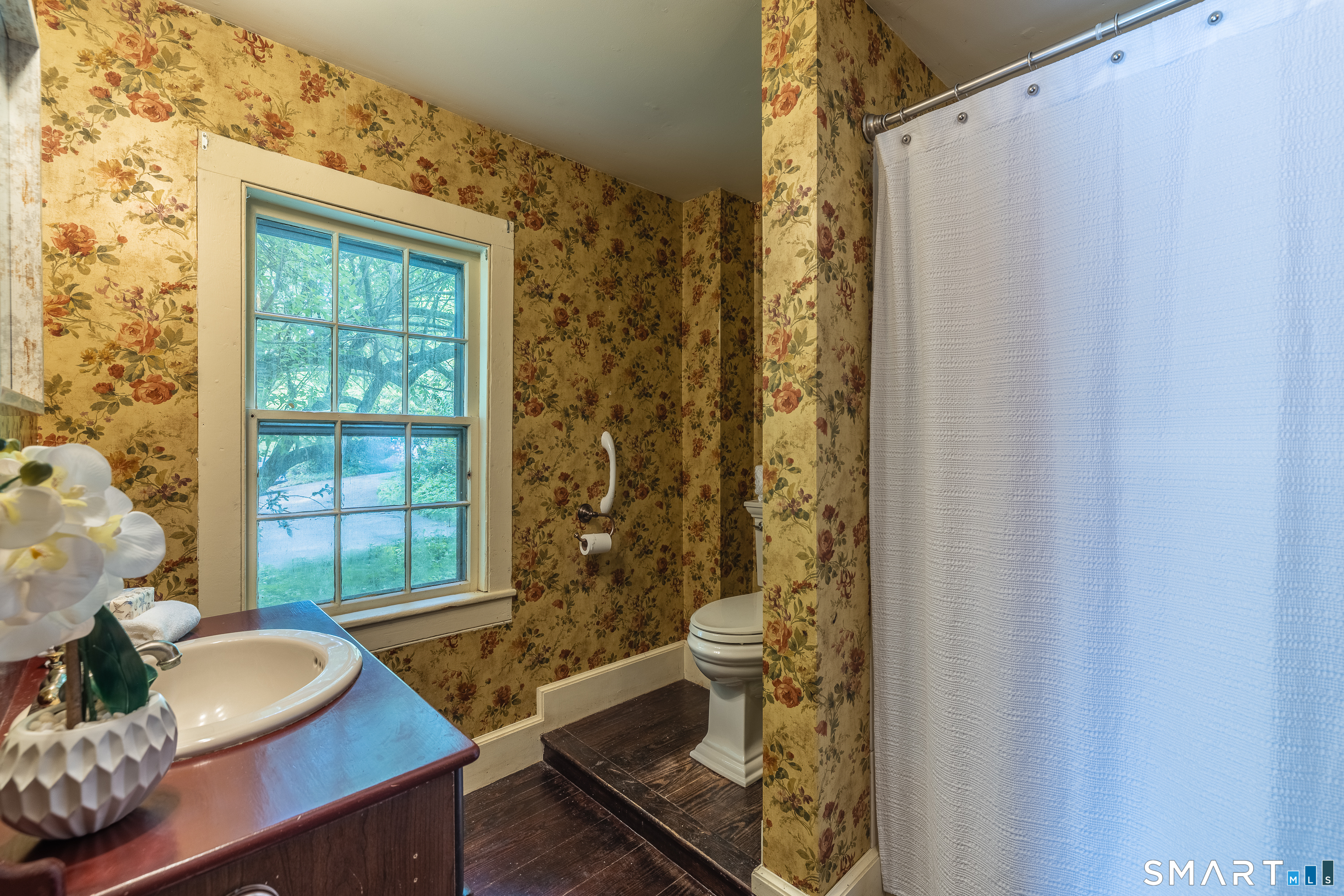 92 Walnut Tree Hill Road Newtown CT 06482