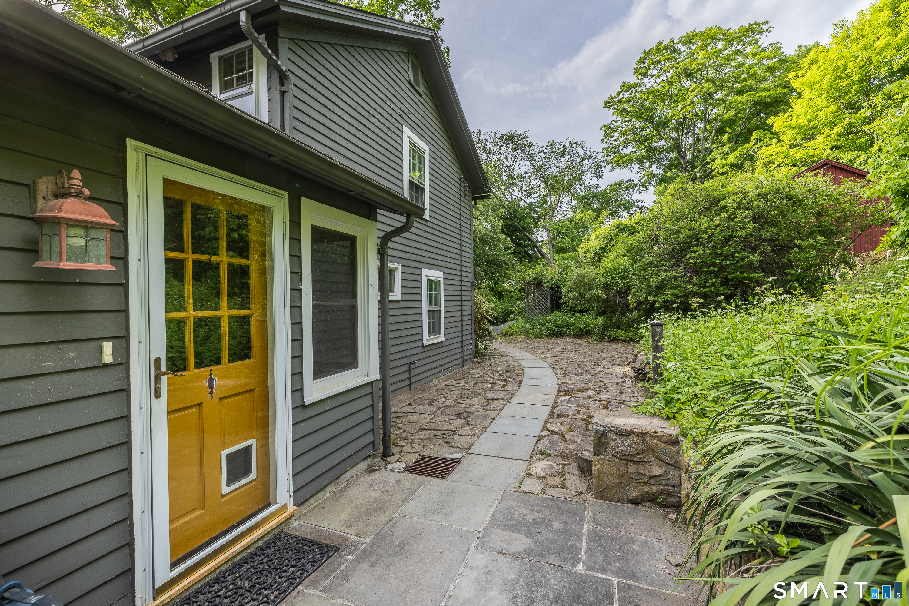 92 Walnut Tree Hill Road Newtown CT 06482