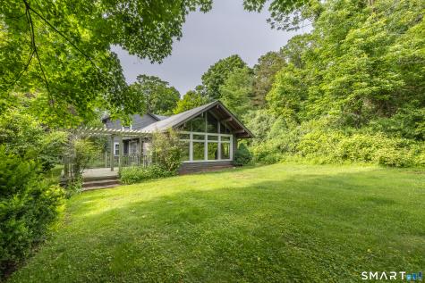 92 Walnut Tree Hill Road Newtown CT 06482