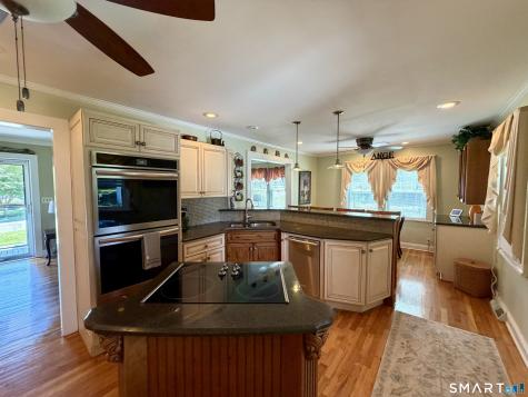 8 Anson Street Stratford CT 06614