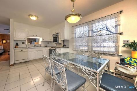 11 Williamsburg Drive Orange CT 06477