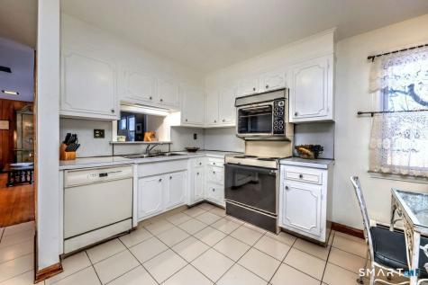11 Williamsburg Drive Orange CT 06477