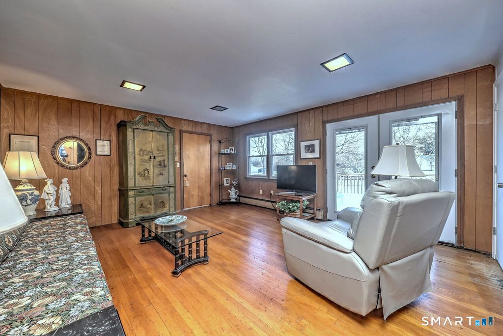 11 Williamsburg Drive Orange CT 06477