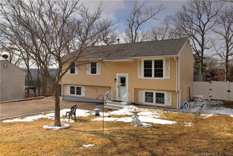 10 Carriage Drive Naugatuck CT 06770