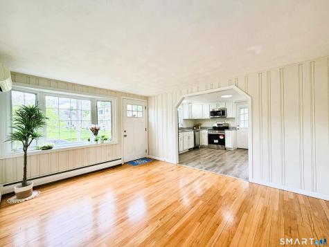 61 Terrace Avenue East Lyme CT 06357