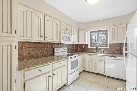 136 Hoyts Hill Bethel CT 06801