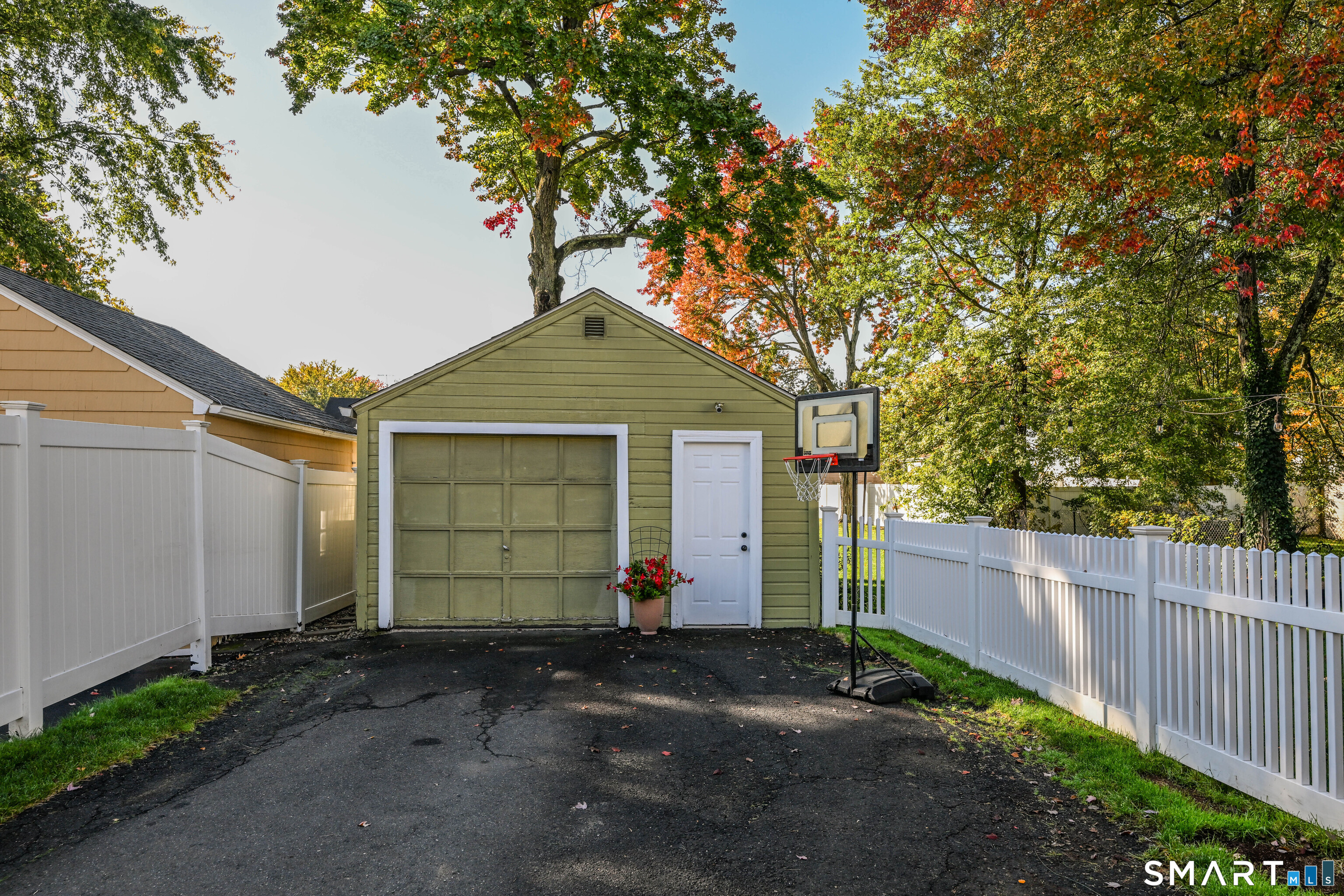 127 Edgemere Avenue West Hartford CT 06110